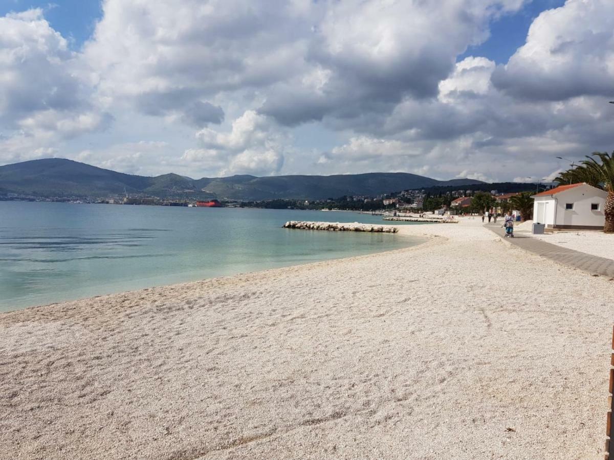 Apartment Radic-Perfect Location For Summer Activities Trogir Exterior foto